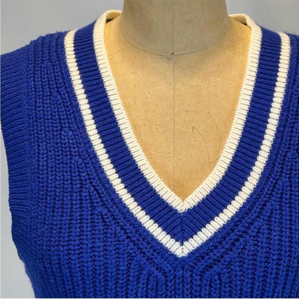 Divided H&M varsity cricket sporty knit sweater vest sleeveless v neck cropped - Picture 3 of 8